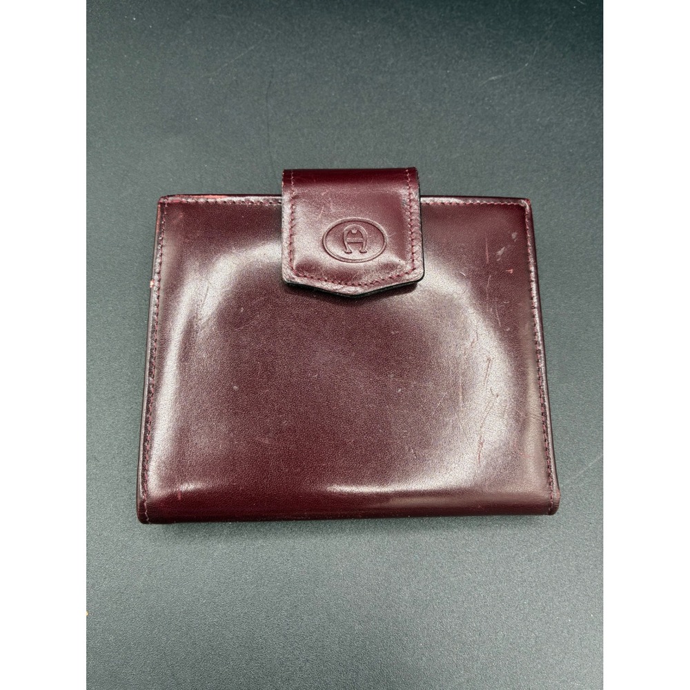 Etienne Aigner Burgundy Leather Bifold Wallet Kiss Lock Coin Pocket Logo